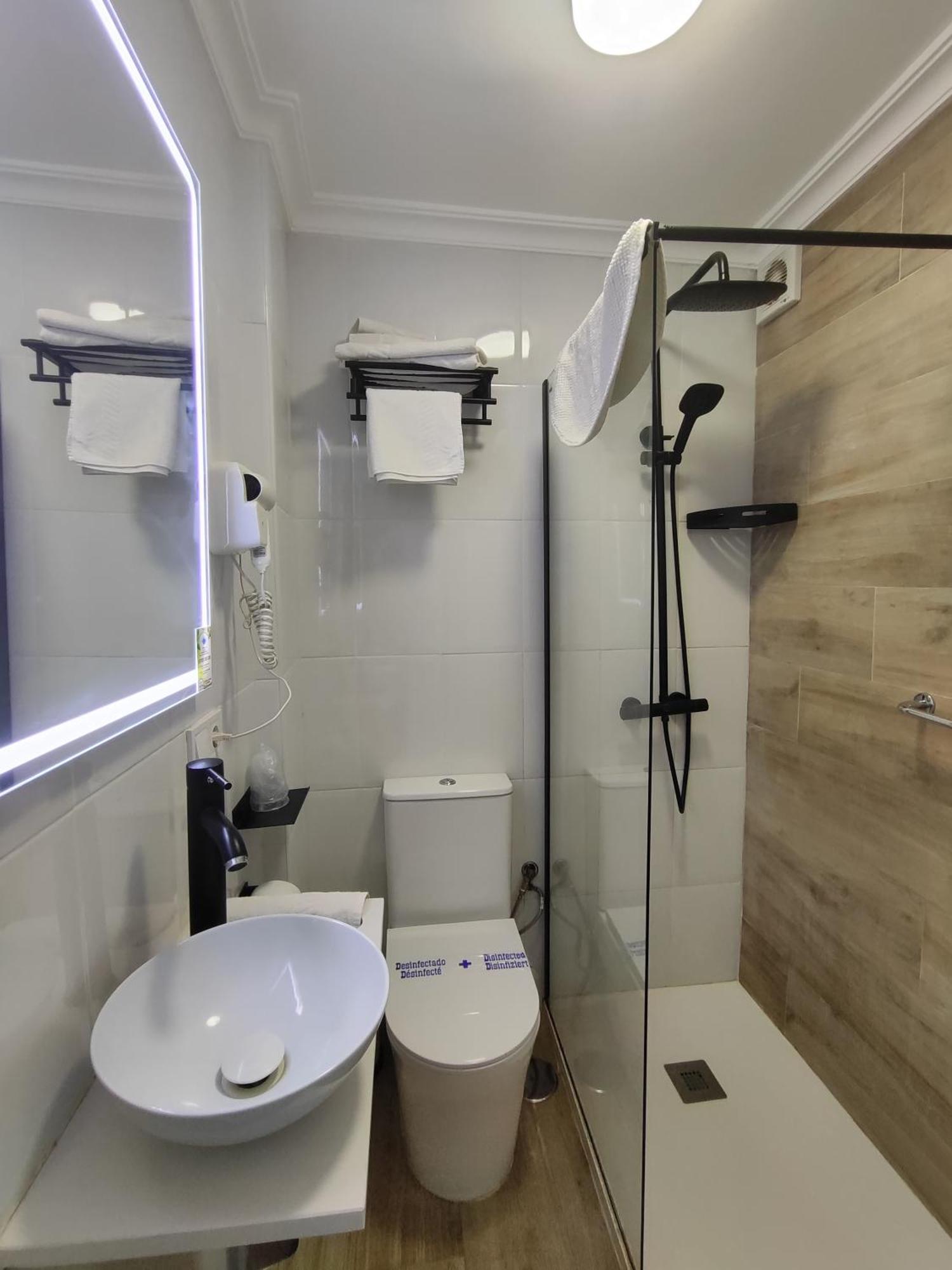 Hostal Lucy Santander Eksteriør billede
